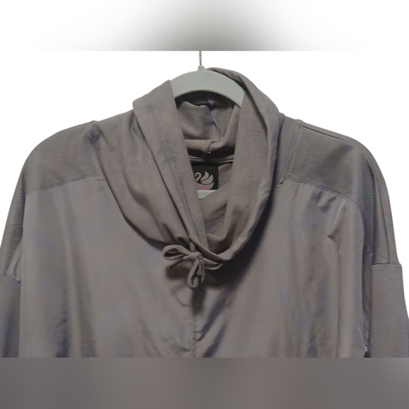 Gloria Vanderbilt - NWT, Gray Sports Warm-up Pullover Jacket W/ Roll tab... - Picture 5 of 9